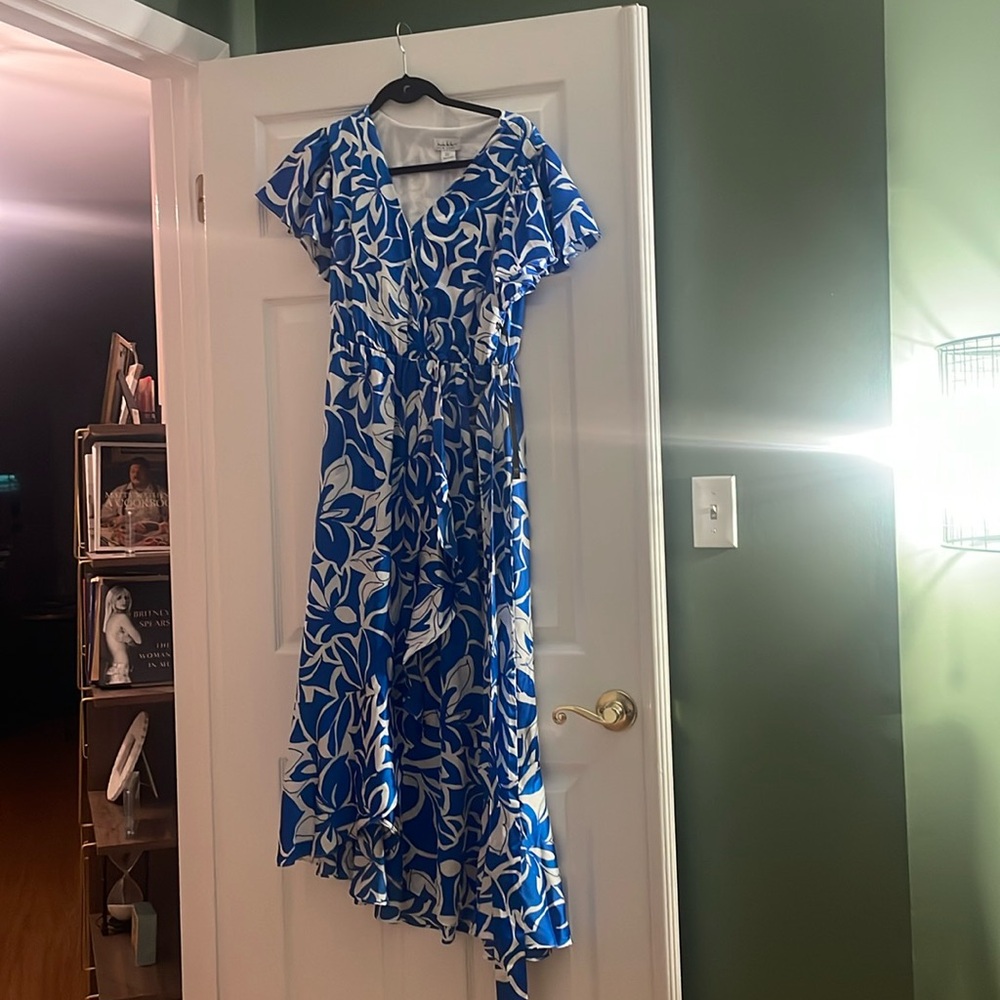 Beautiful floral faux wrap dress by Nicole Miller!